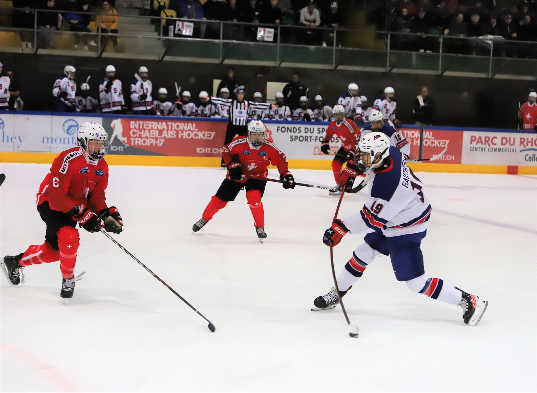 Hockey sur glace: La Suisse corrigée par les Etats-Unis lors du 2ème jour de l'ICHT